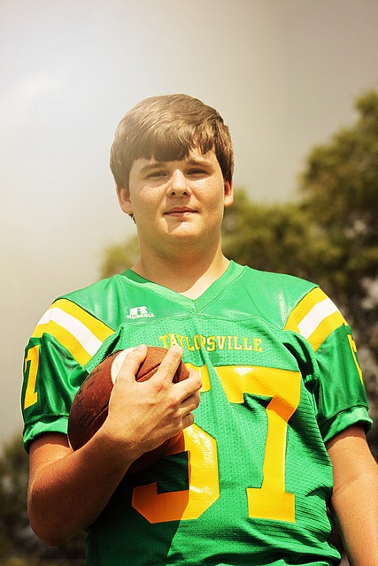 基迪：布泽利斯在身体素质上取得了显著进步展现出极大的天赋自信.